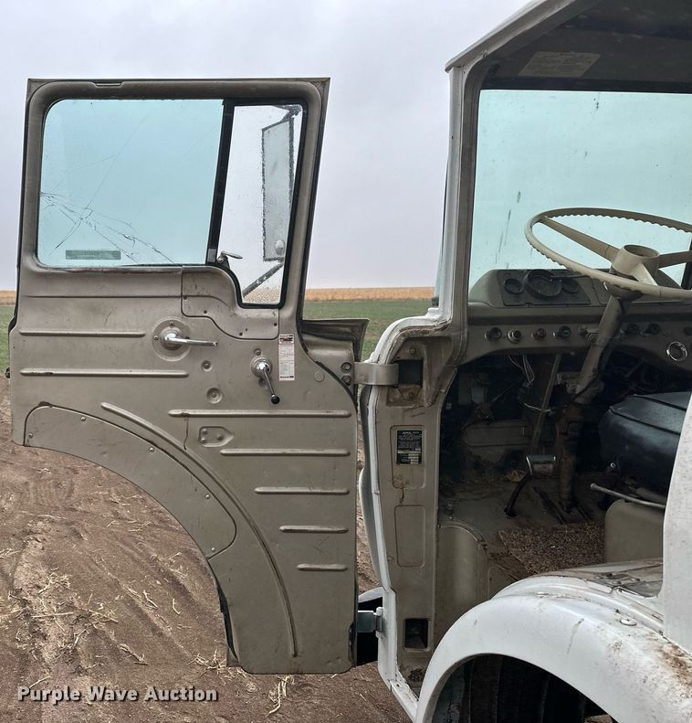 image for item NS9022 1966 GMC 4000  grain truck