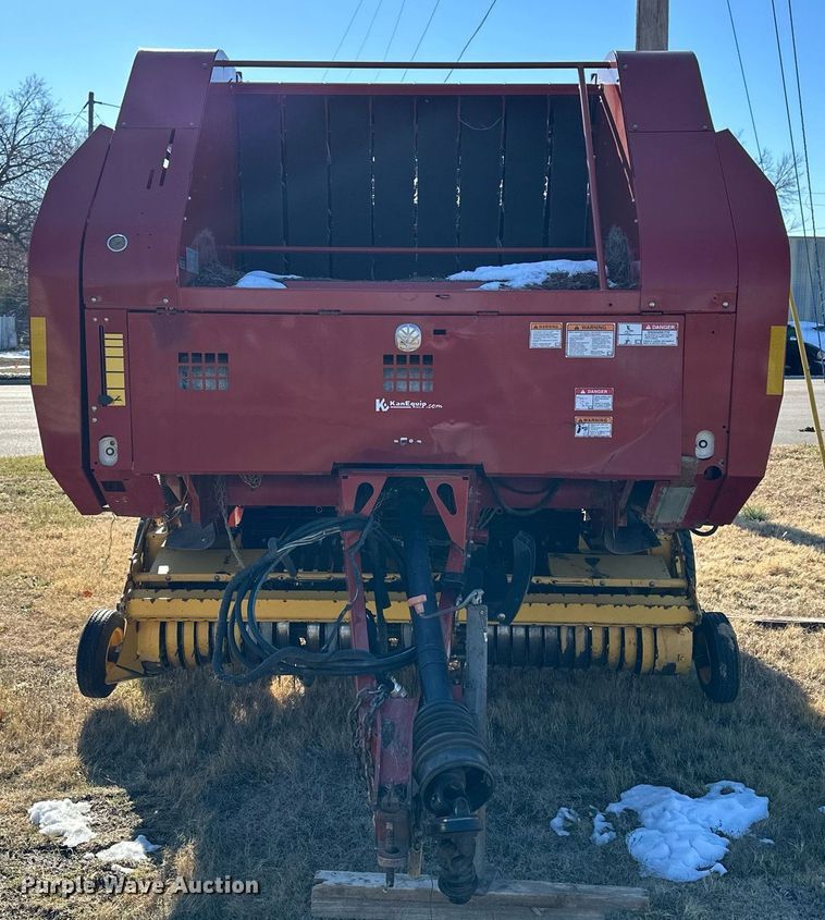 image for item NS9059 2012 New Holland BR7090  round baler