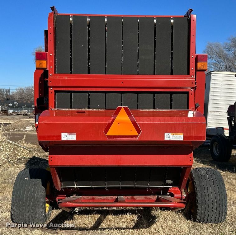 image for item NS9059 2012 New Holland BR7090  round baler