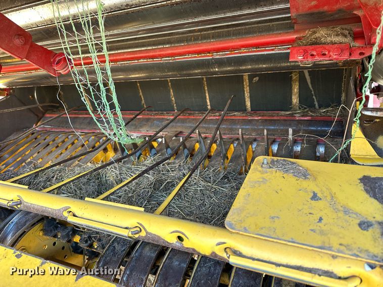 image for item NS9059 2012 New Holland BR7090  round baler