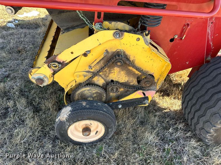 image for item NS9059 2012 New Holland BR7090  round baler