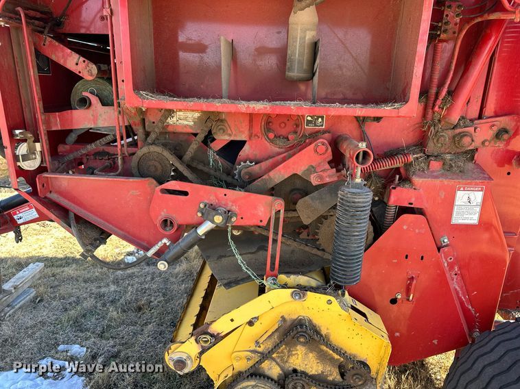 image for item NS9059 2012 New Holland BR7090  round baler