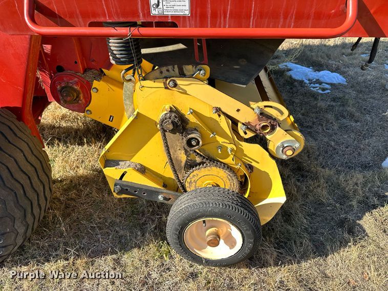 image for item NS9059 2012 New Holland BR7090  round baler