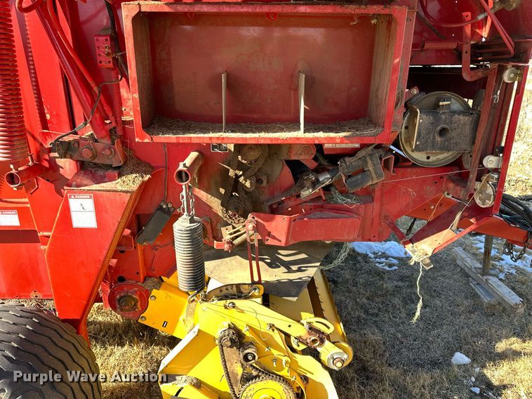 image for item NS9059 2012 New Holland BR7090  round baler