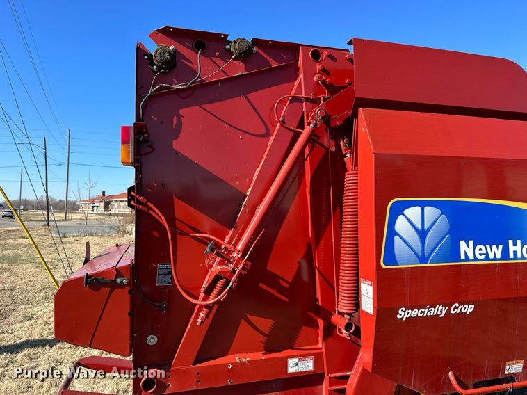 image for item NS9059 2012 New Holland BR7090  round baler
