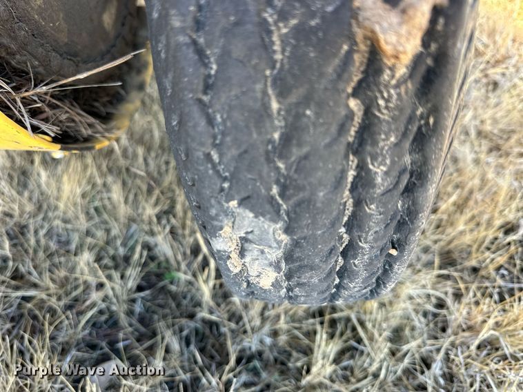 image for item NS9059 2012 New Holland BR7090  round baler