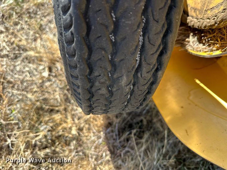 image for item NS9059 2012 New Holland BR7090  round baler