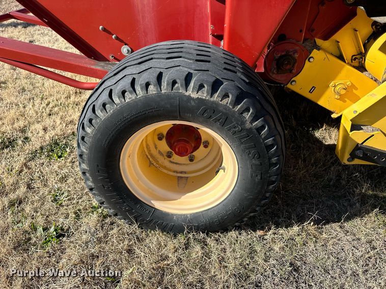image for item NS9059 2012 New Holland BR7090  round baler