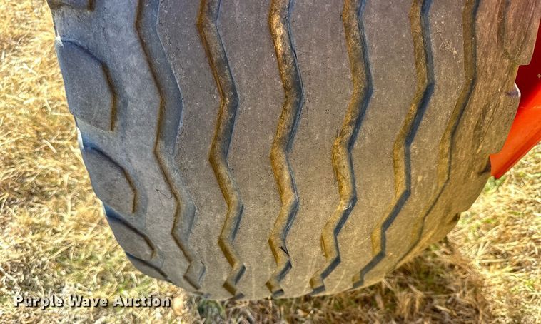 image for item NS9059 2012 New Holland BR7090  round baler