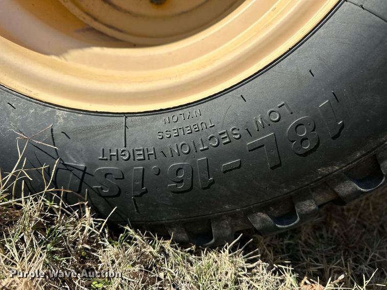 image for item NS9059 2012 New Holland BR7090  round baler