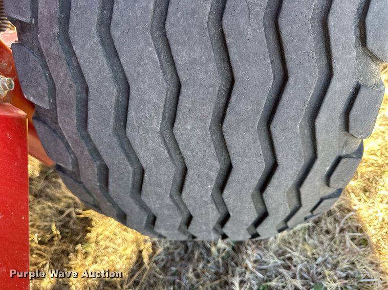 image for item NS9059 2012 New Holland BR7090  round baler