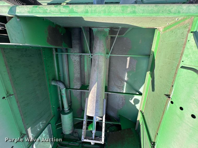 image for item NS9065 1983 John Deere 8820  combine
