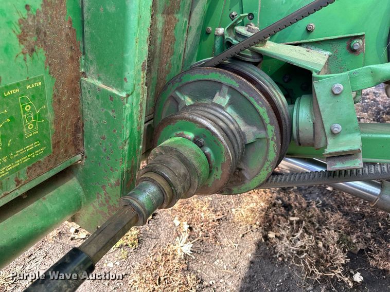 image for item NS9065 1983 John Deere 8820  combine