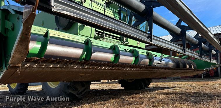 image for item NS9065 1983 John Deere 8820  combine