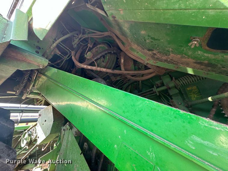 image for item NS9065 1983 John Deere 8820  combine