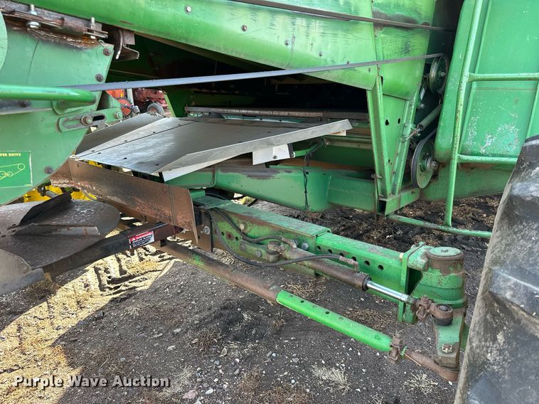 image for item NS9065 1983 John Deere 8820  combine