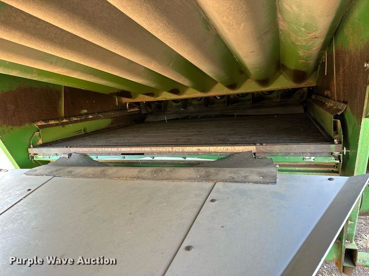 image for item NS9065 1983 John Deere 8820  combine