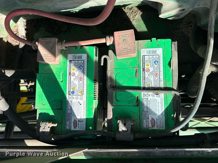 image for item NS9065 1983 John Deere 8820  combine