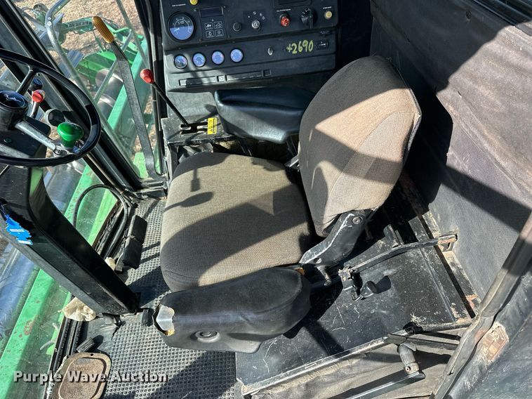 image for item NS9065 1983 John Deere 8820  combine