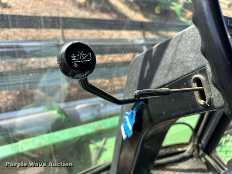 image for item NS9065 1983 John Deere 8820  combine