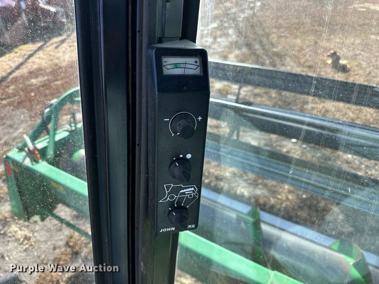 image for item NS9065 1983 John Deere 8820  combine