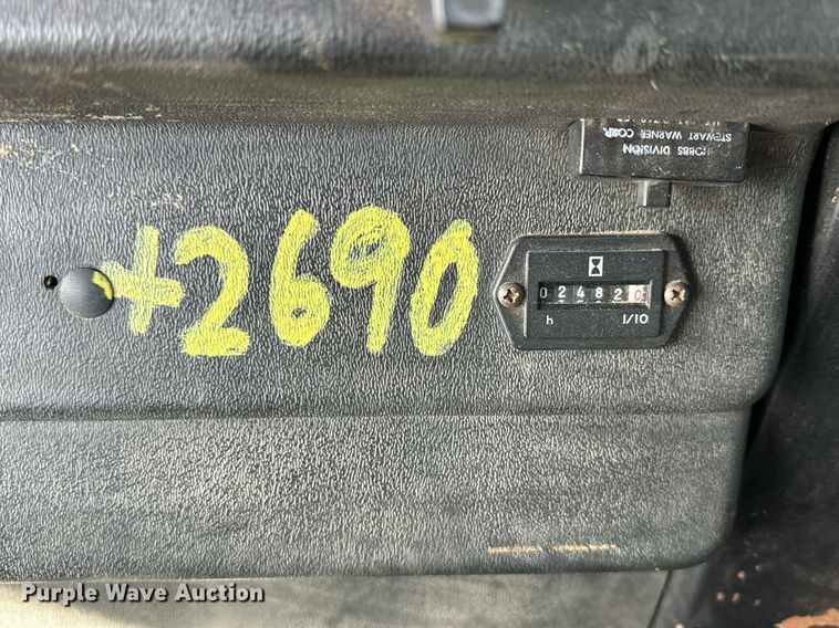 image for item NS9065 1983 John Deere 8820  combine