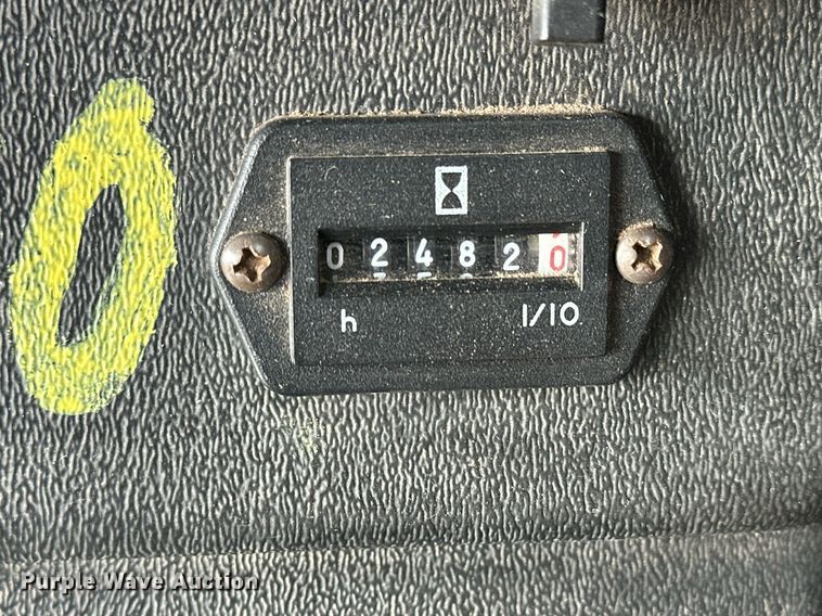 image for item NS9065 1983 John Deere 8820  combine