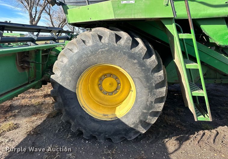 image for item NS9065 1983 John Deere 8820  combine