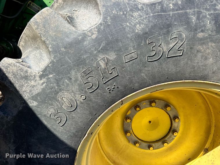 image for item NS9065 1983 John Deere 8820  combine