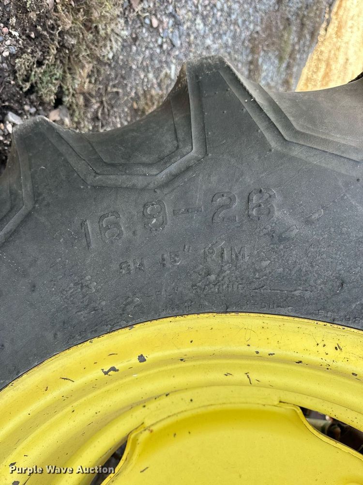 image for item NS9065 1983 John Deere 8820  combine