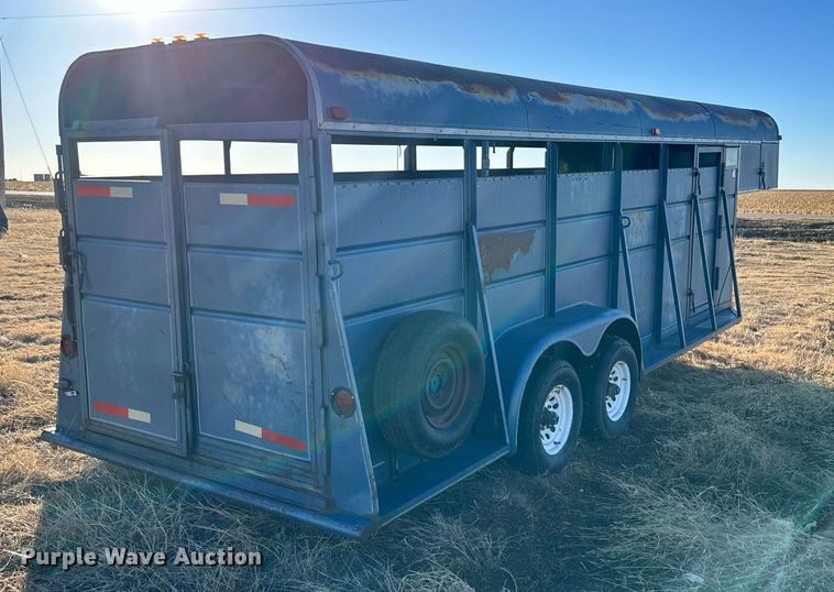 image for item NS9112 1980 Circle D HRS  livestock trailer