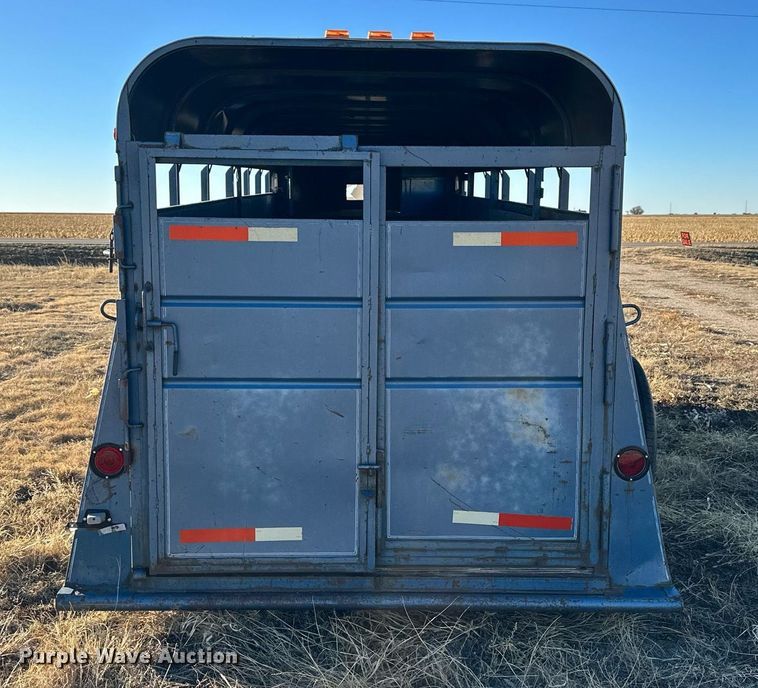 image for item NS9112 1980 Circle D HRS  livestock trailer