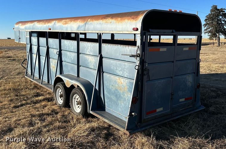 image for item NS9112 1980 Circle D HRS  livestock trailer