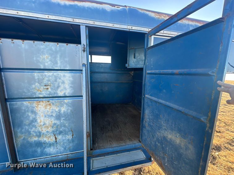 image for item NS9112 1980 Circle D HRS  livestock trailer