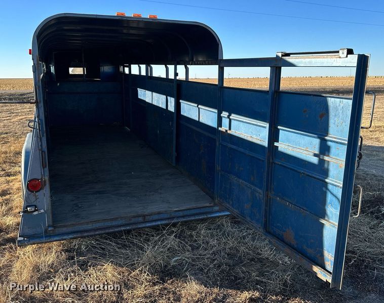 image for item NS9112 1980 Circle D HRS  livestock trailer