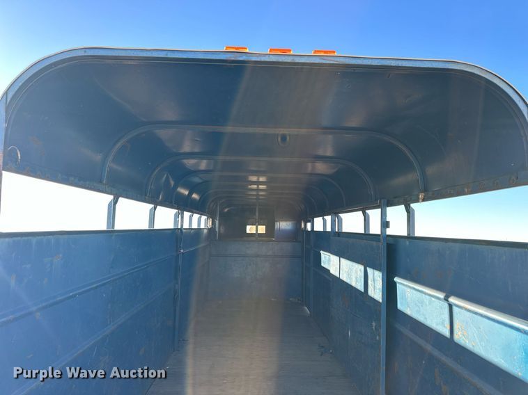 image for item NS9112 1980 Circle D HRS  livestock trailer