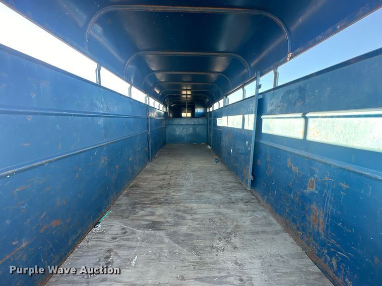 image for item NS9112 1980 Circle D HRS  livestock trailer