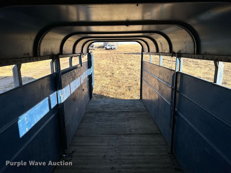 image for item NS9112 1980 Circle D HRS  livestock trailer