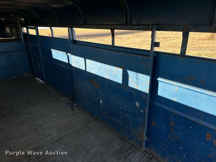 image for item NS9112 1980 Circle D HRS  livestock trailer