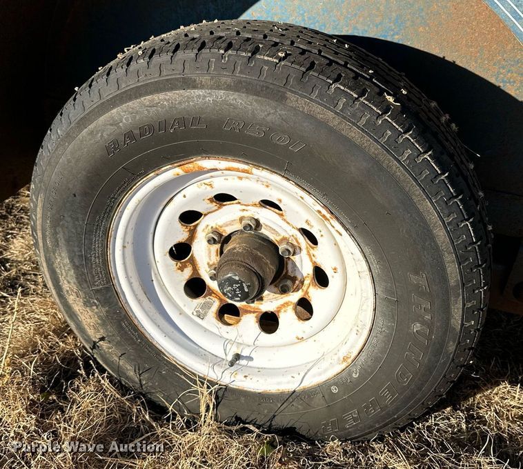 image for item NS9112 1980 Circle D HRS  livestock trailer