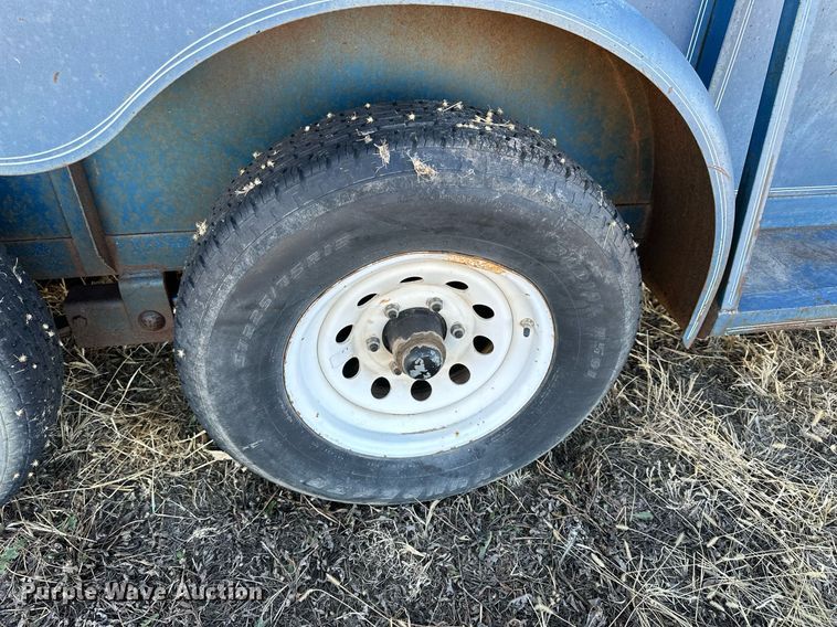 image for item NS9112 1980 Circle D HRS  livestock trailer