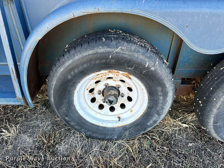 image for item NS9112 1980 Circle D HRS  livestock trailer