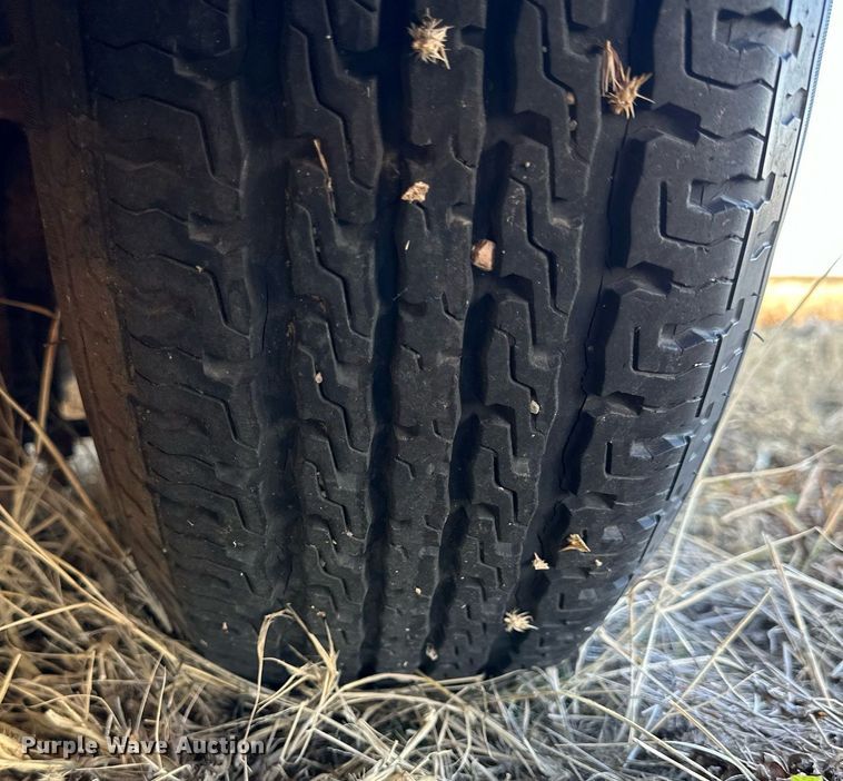 image for item NS9112 1980 Circle D HRS  livestock trailer