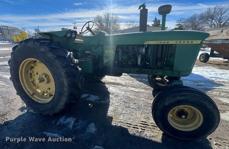 image for item OA9243 1966 John Deere 4020  tractor
