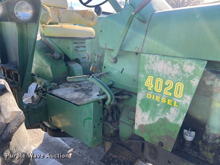 image for item OA9243 1966 John Deere 4020  tractor