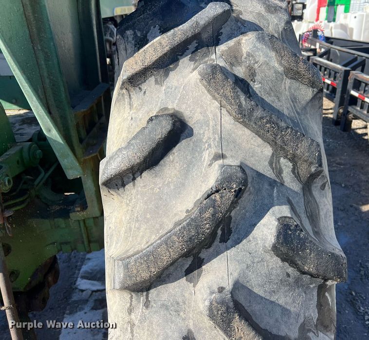 image for item OA9243 1966 John Deere 4020  tractor