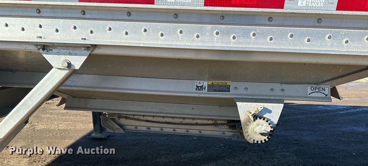 image for item OF9156 2023 Wilson PaceSetter  grain trailer
