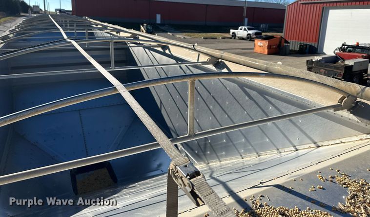 image for item OF9156 2023 Wilson PaceSetter  grain trailer