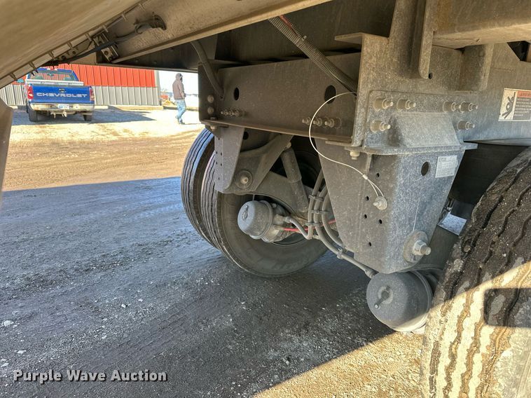 image for item OF9156 2023 Wilson PaceSetter  grain trailer