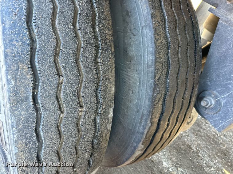 image for item OF9156 2023 Wilson PaceSetter  grain trailer